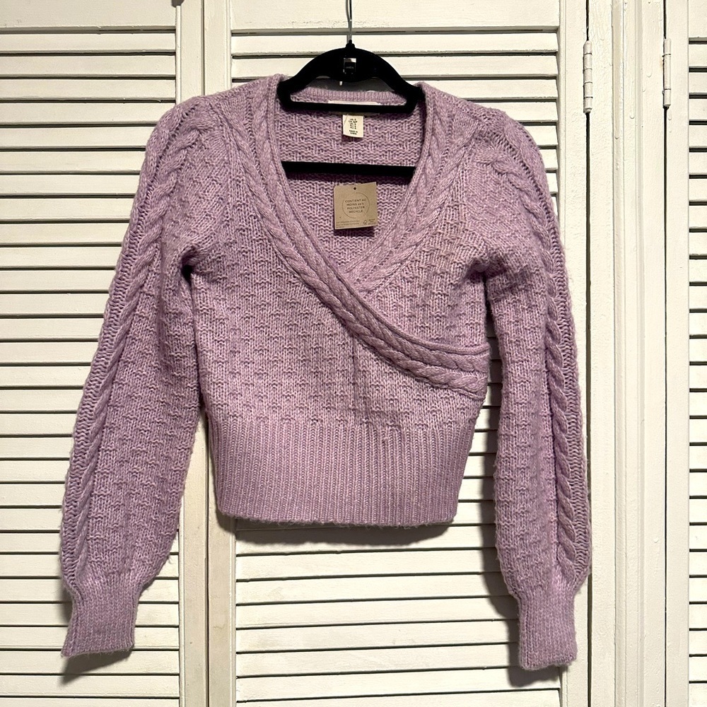 022 V neck cropped sweater top in purple